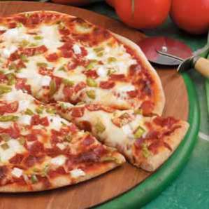 Hele Pepperoni Pizza / pizza