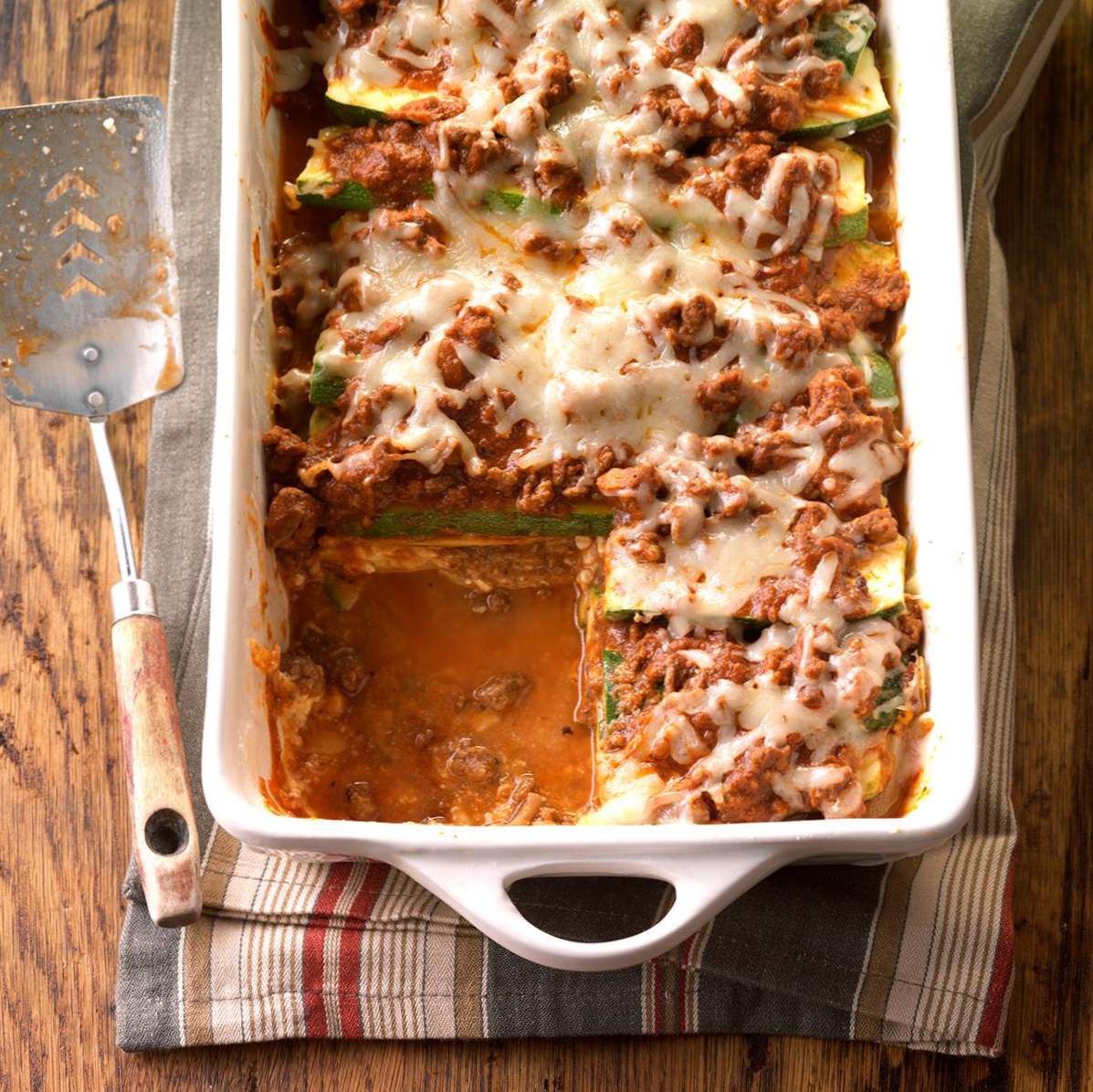 Zucchini Lasagna / forbereder ett måltid